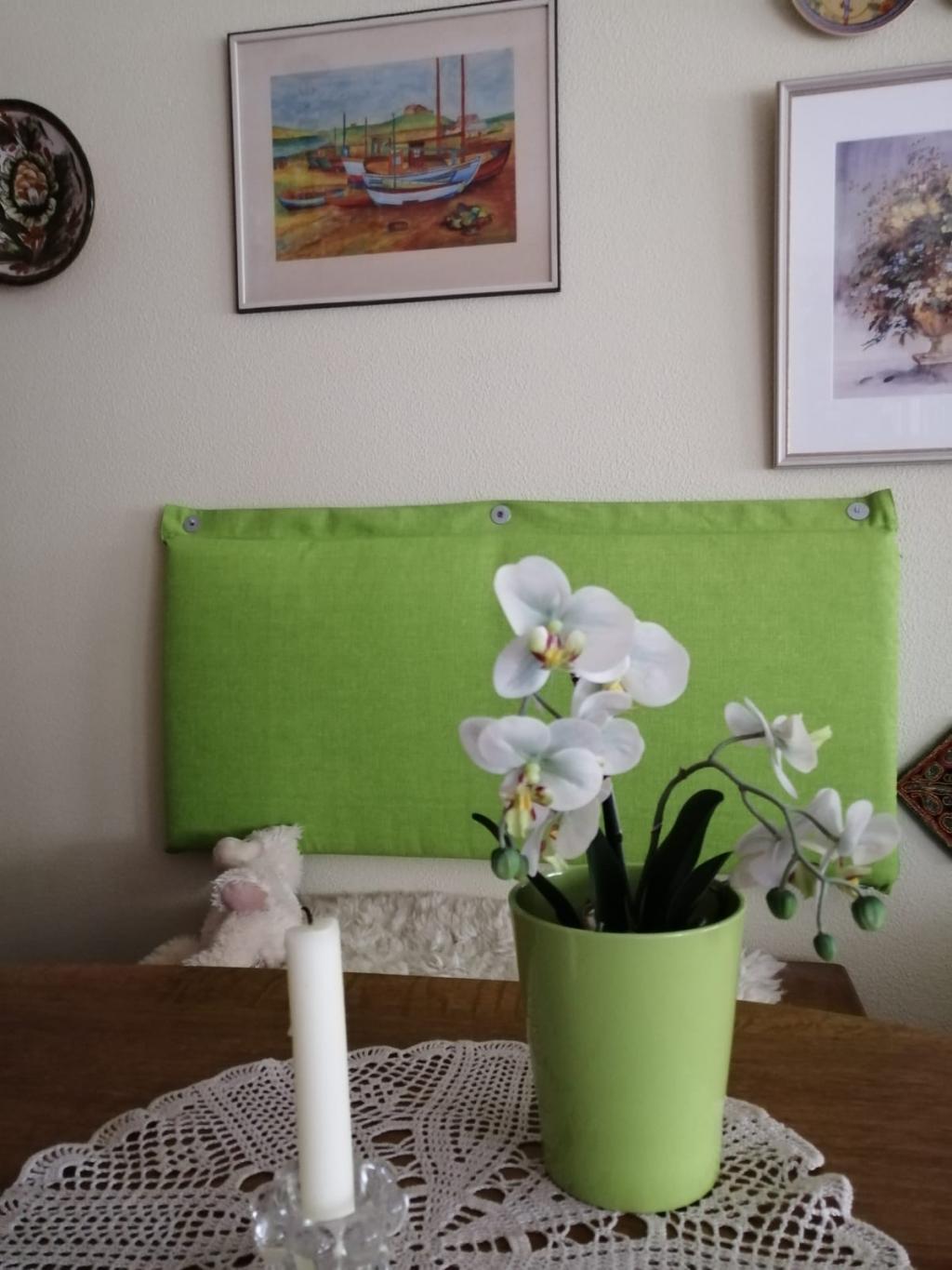 Wandkissen zum Aufhängen nach Maß in der Farbe UniLiving Apple