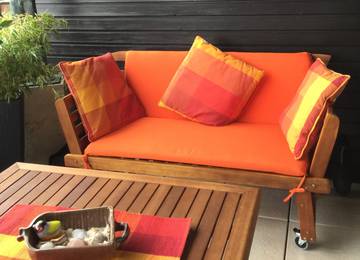 Gartenbankauflage mit Rücklehne in der Farbe Sunny Orange