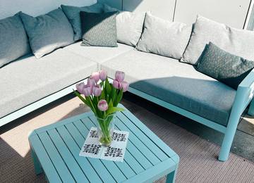 Maßgefertigte Lounge Sitzkissen mit farblich passenden Zierkissen für Gartengarnitur in der Farbe Panama Granite