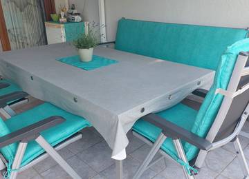 Hochlehner Auflagen mit Saumrand 120 x 50 x 8 cm mit passenden Zierkissen 60 x 40 cm und Bankauflage mit Rckenlehne 57-48x181x8cm in der Farbe Moma Turquoise
