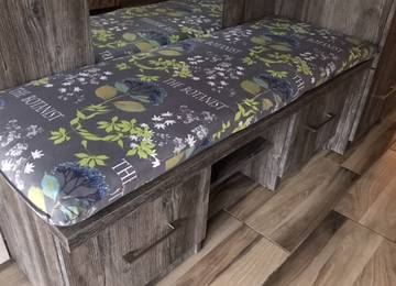 Bankkissen nach Maß in der Farbe Botania Grey Bankkissen nach Maß in der Farbe Botania Grey